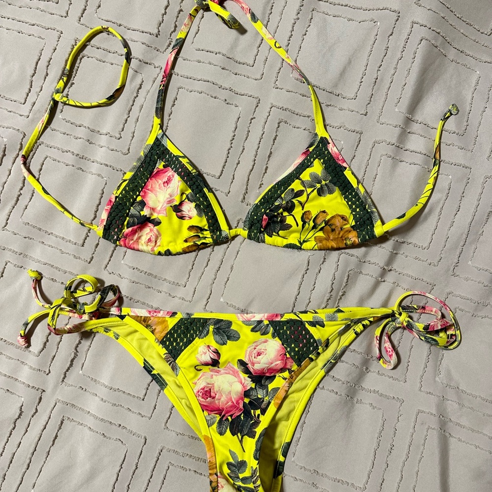 Baku bikini- Brazillian bottom, Triangle top